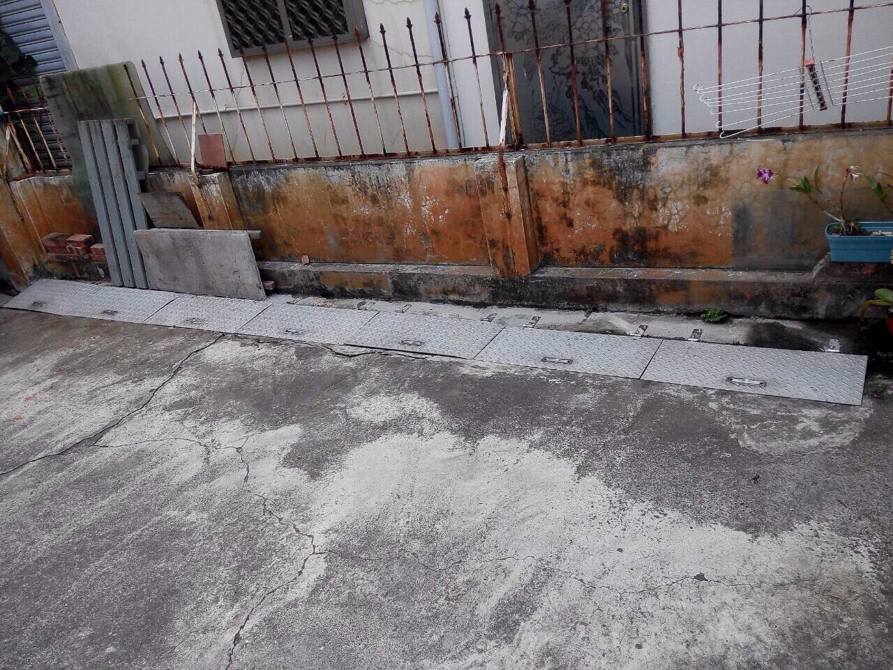 水溝板