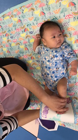可愛小手小腳丫印
