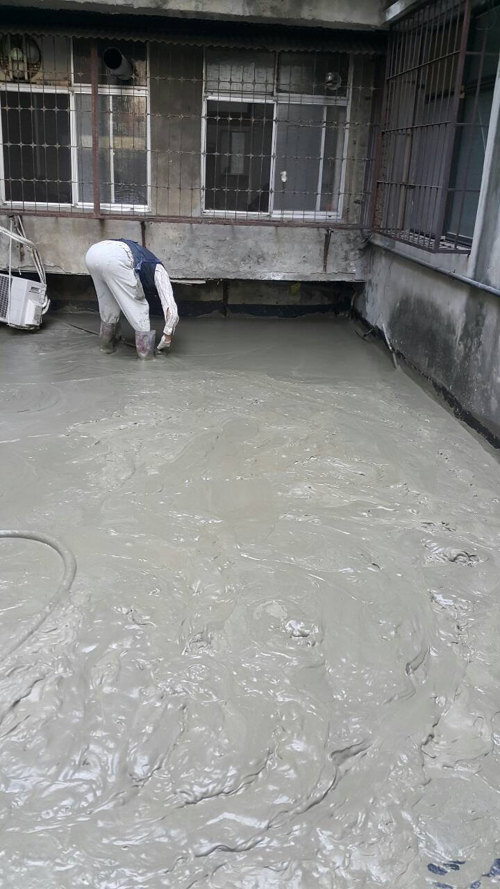 施工中