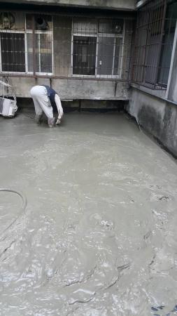 施工中
