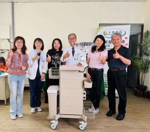 善心企業捐贈大新醫院智慧護理車