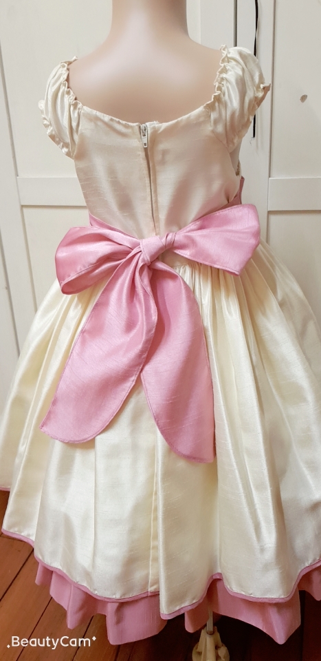 Keedie house兒童禮服出租/攝影造型/走秀表演/畢業造型/花童服出租~粉紅浪漫卡肩禮服100公分