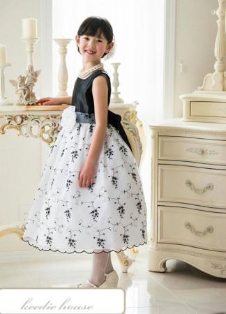 Keedie house兒童禮服出租/攝影造型禮服/表演/造型/演奏會/蘭妮亞刺繡紗裙禮服150~