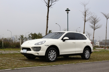 保時捷:CAYENNE 3.0柴油版 永業總代理!車美優質!