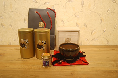 特惠2 福碗一個+梨山茶300克+特級惠安沉十克--福碗祝福媽媽福慧雙修福德圓滿具足，梨山茶回報媽媽一生辛勞照顧，沉粉讓媽媽供佛心想事成。