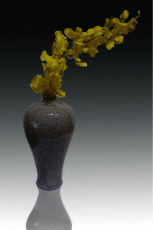 金絲鐵線梅瓶