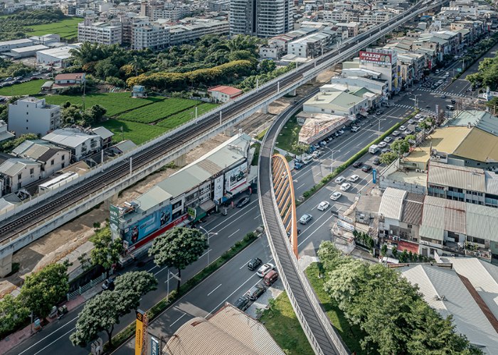 城鎮之心_潭心鐵馬空橋