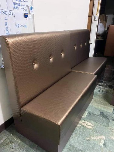 鈕釦單背沙發