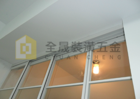 鋁框落地推拉門白框+5mm清玻.噴砂強化+分隔鋁條