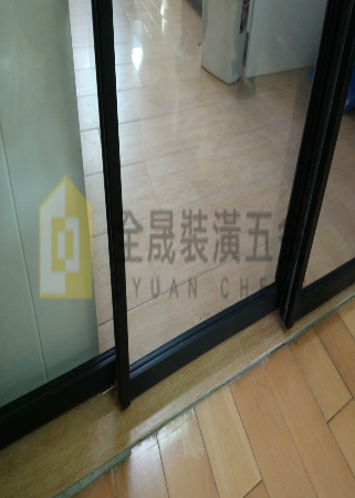 鋁框懸吊拉門.三門連動.黑框/清玻5mm+分隔條