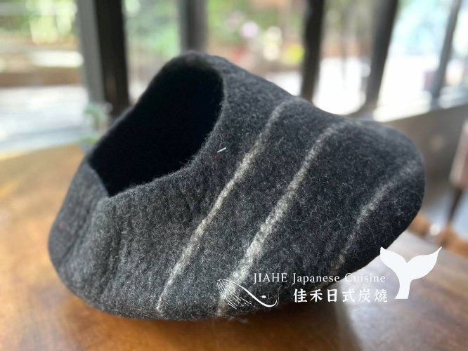 羊毛氈・貓窩・深灰石頭