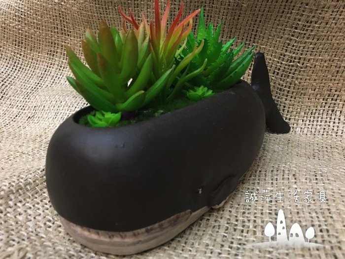 工業風動物造型 鯨魚