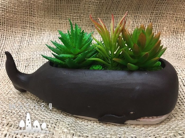 工業風動物造型 鯨魚